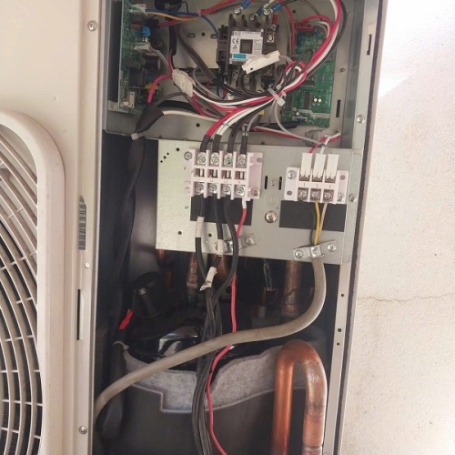 Máy Lạnh Tủ Đứng Toshiba 7.0 Hp RAV-600FS-V/RAV-600AS8
