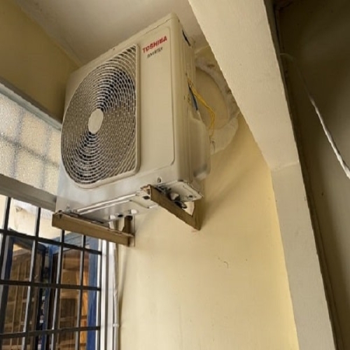 Máy lạnh Toshiba Inverter 2 HP H18E2KCVG-V