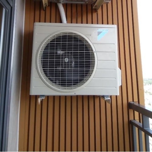 Máy Lạnh Treo Tường Daikin 2 HP FTF50XV1V